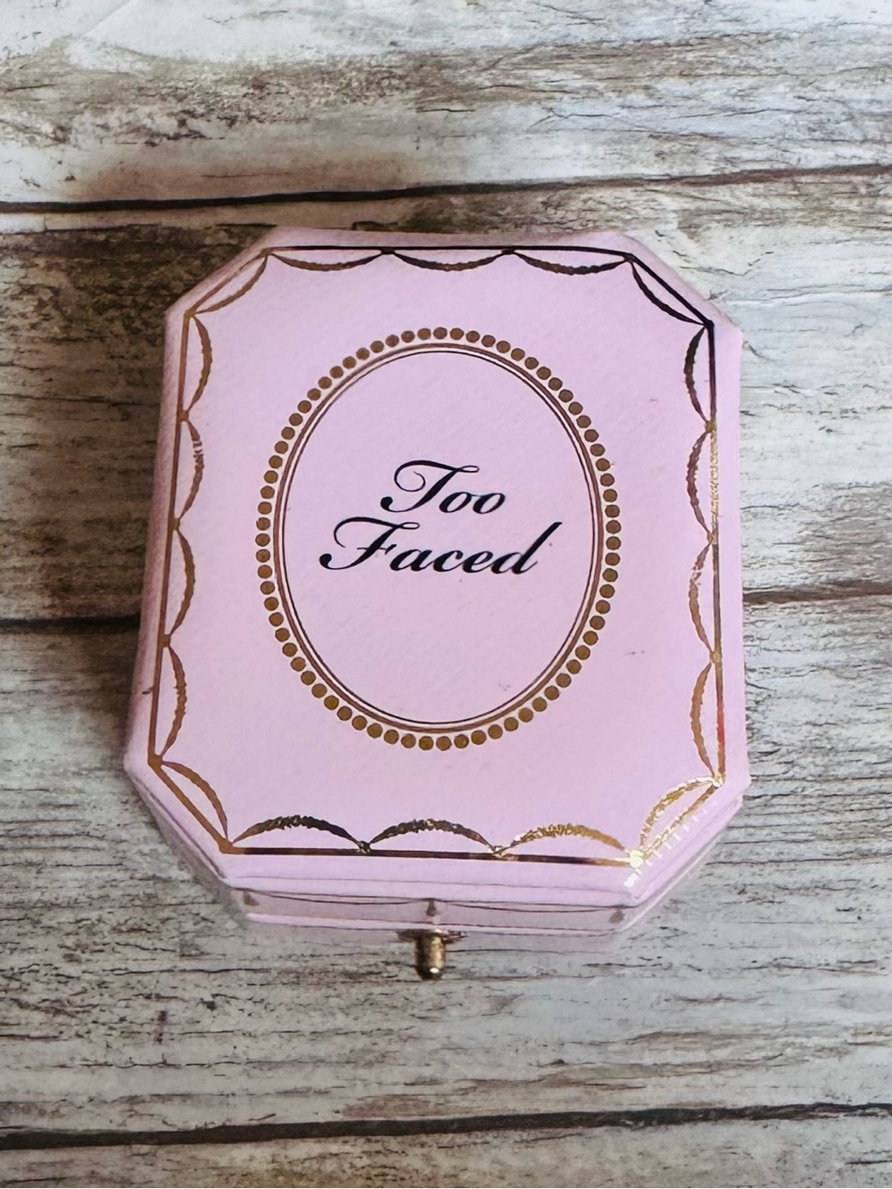 Too Faced Diamond Light Highlighter